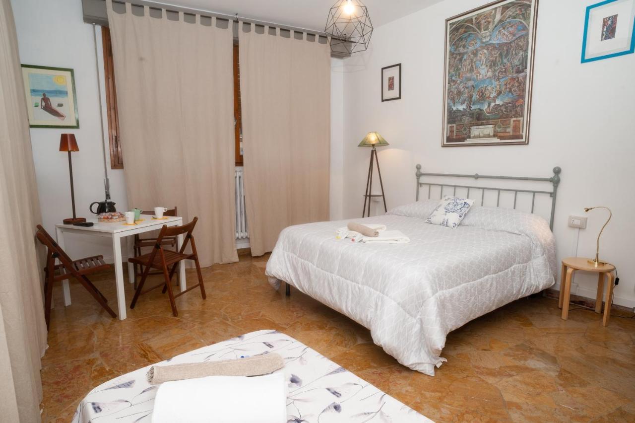 Guesthouse Amici Miei Florenz Exterior foto